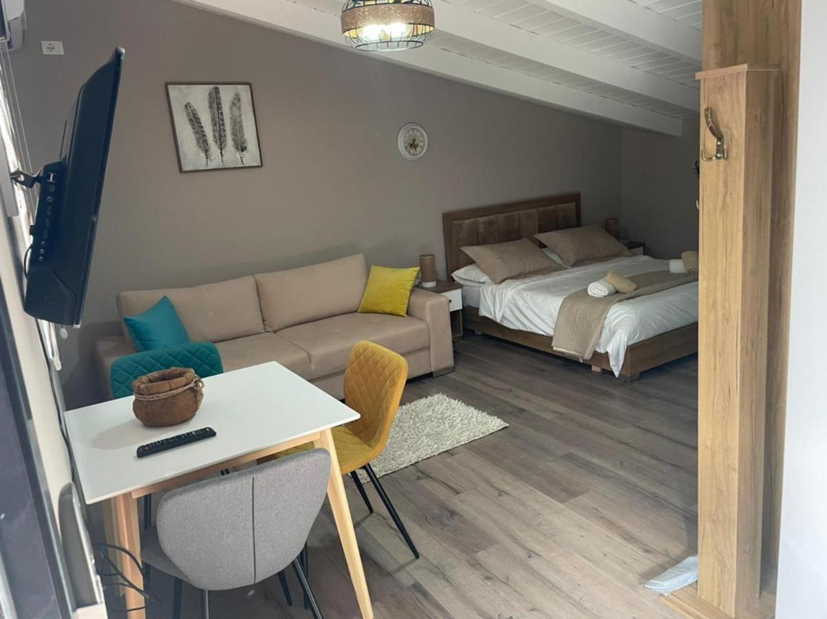 Small Hotel Ora Pogradec Kültér fotó