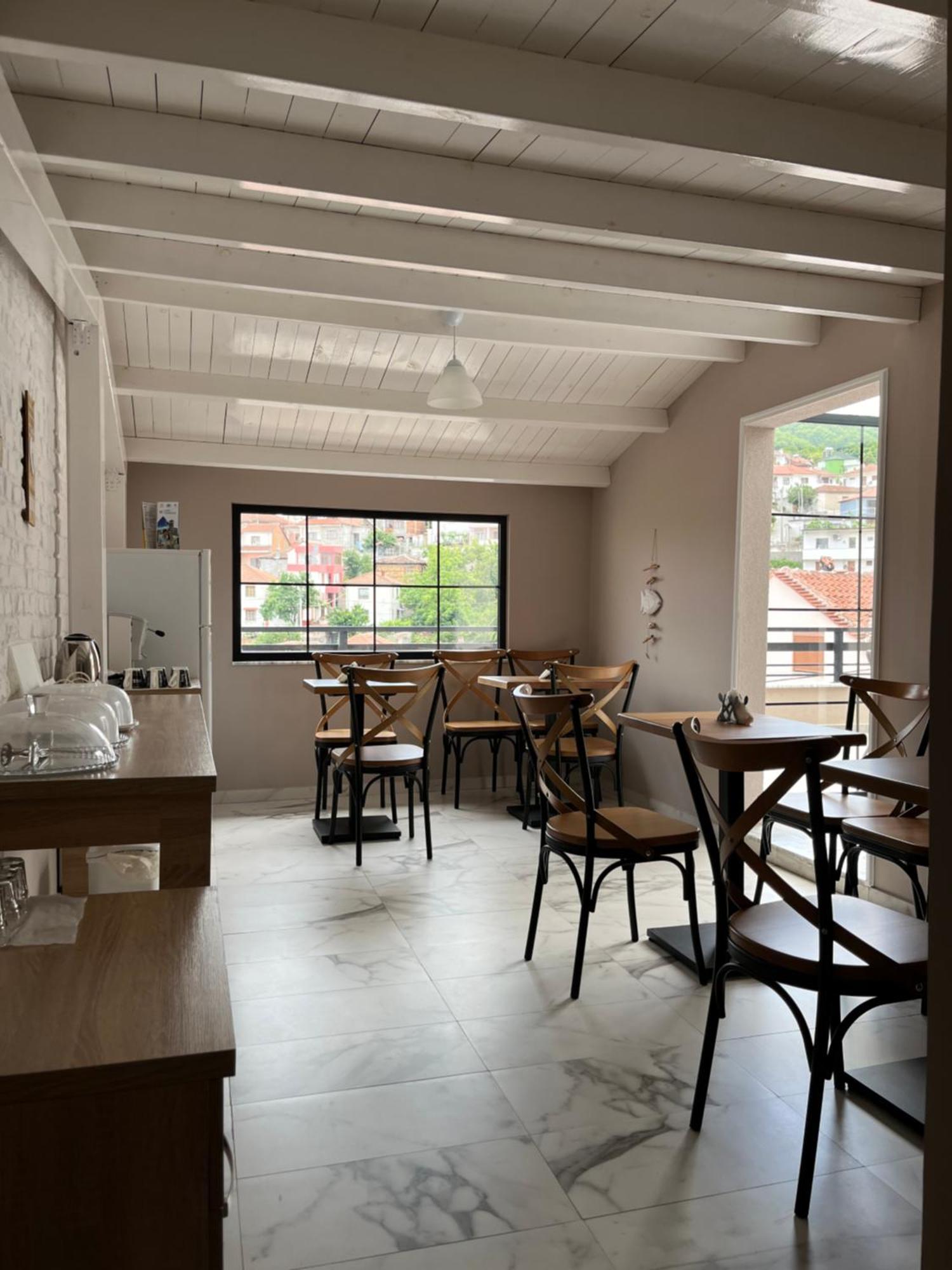 Small Hotel Ora Pogradec Kültér fotó